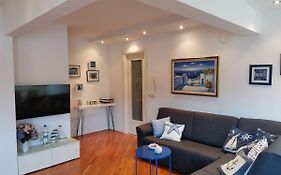 1 Apartmant & 1 Delux Room With Bathroom